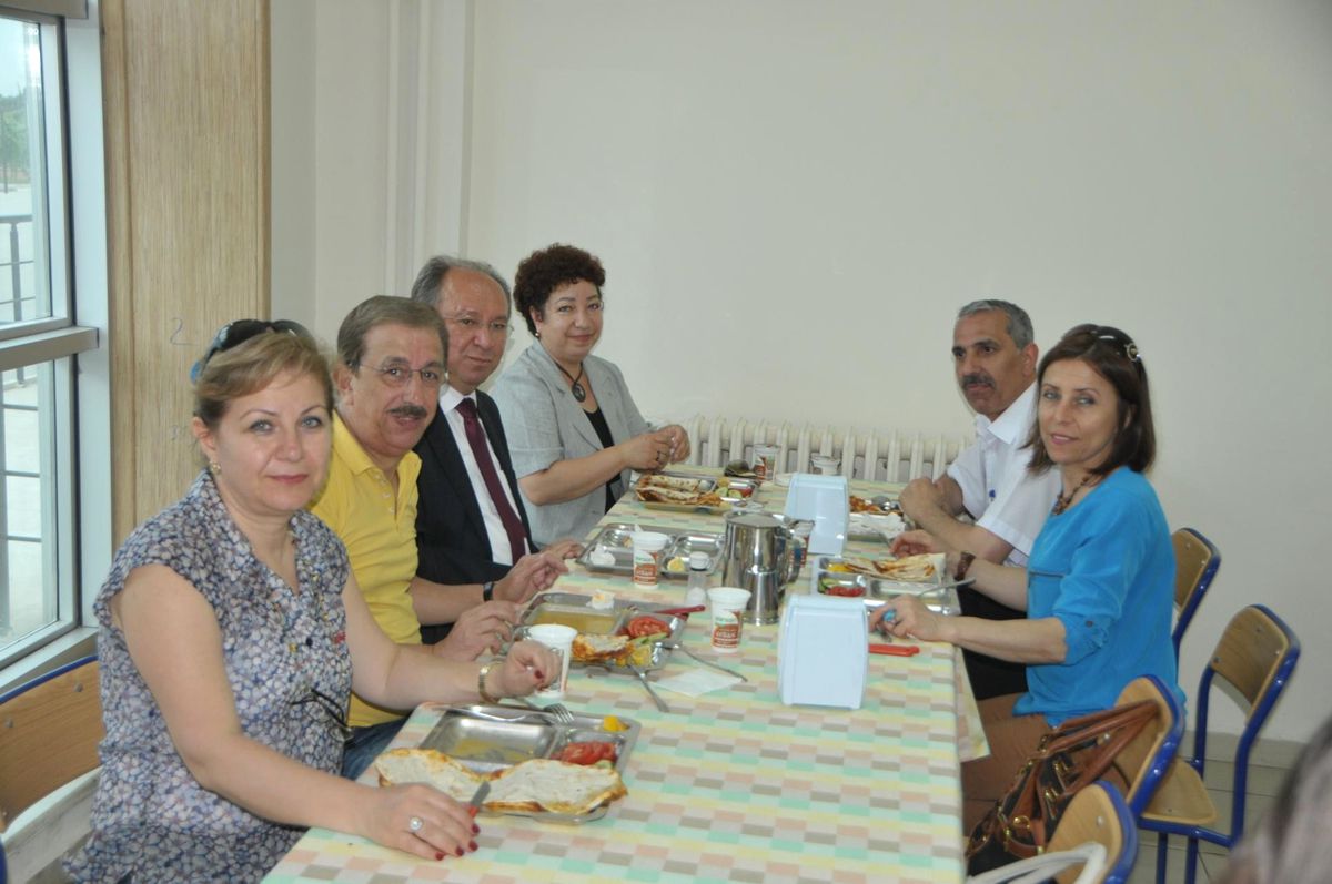 Başkan Burma, Öğrencilerle Karavana Yedi