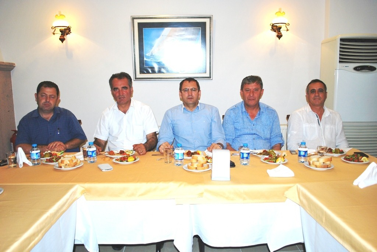 Başkan Ergin\'den Başarılı Voleybolculara Jest