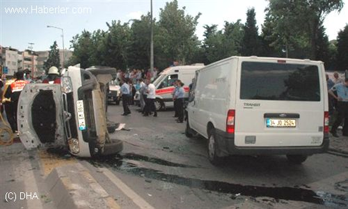Bayrampaşa\'da Kaza : 4 Yaralı