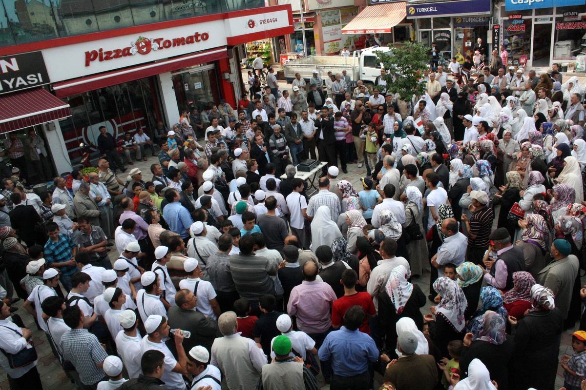 Bolvadin\'de Hafız Olan 27 Kişiye Umre Ödülü