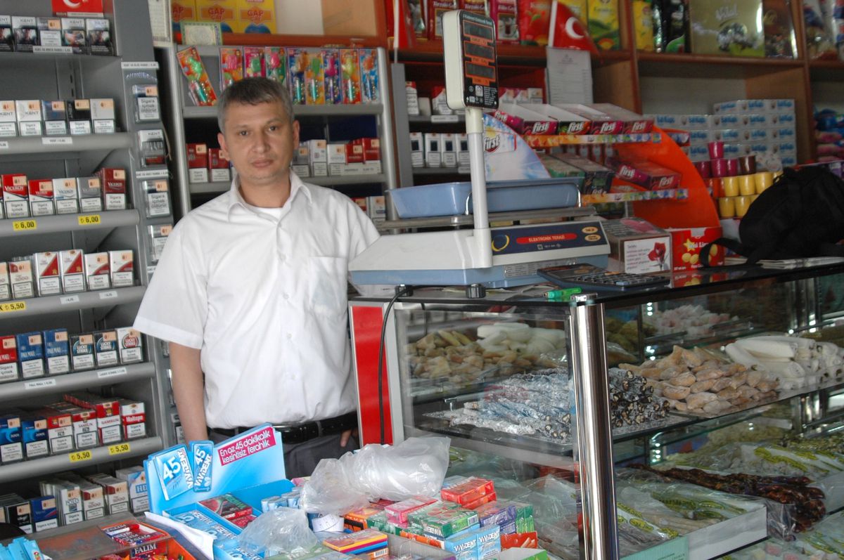 Büfeden 10 Bin TL\'lik Sigara Çalındı