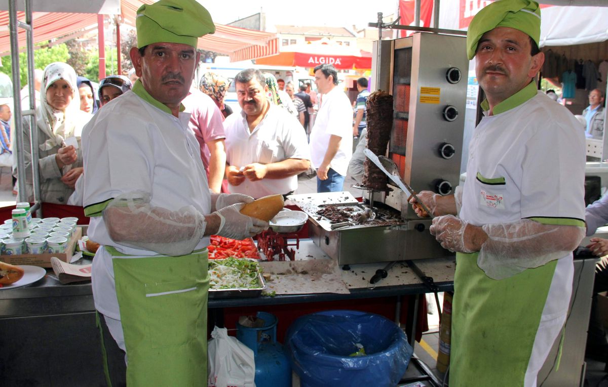Deve Dönerine Hücum