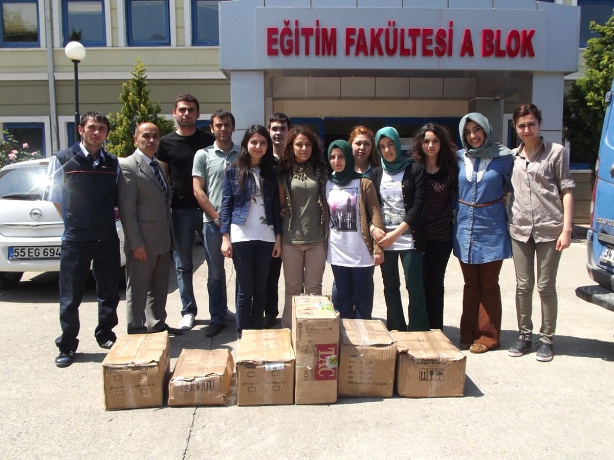 Eğitim Fakültesi Öğrencilerinden Anlamlı Kampanya