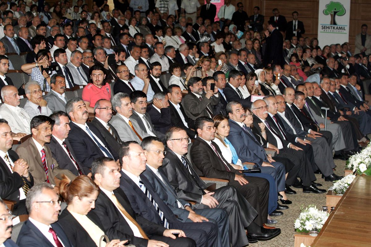 Eğitime Destek Veren Hayırseverlere Takdir Belgesi