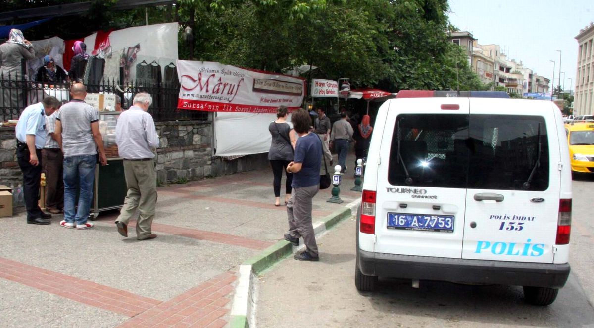 Gözleri Görmeyen Simitçinin Parasını Çaldılar