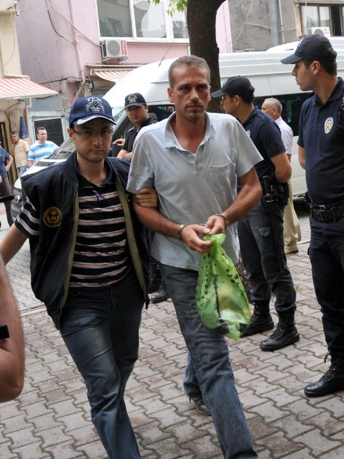 Saldırıya Hazırlığı İleri Sürülen 8 Kişi Adliyede