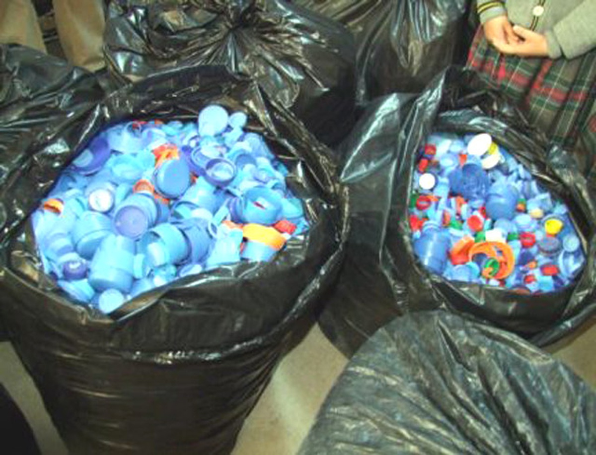 İlkokul Öğrencileri 100 Kilo Mavi Kapak Topladı