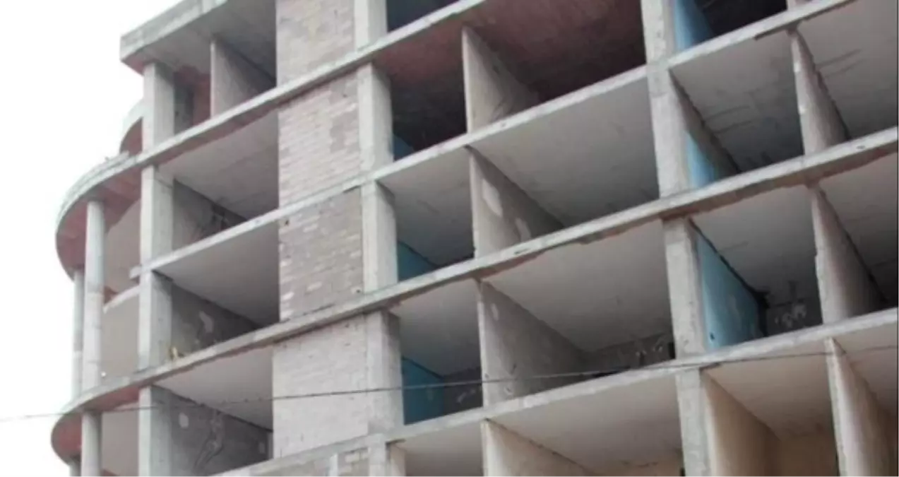 İnşattan Düşen İşçi Ağır Yaralandı