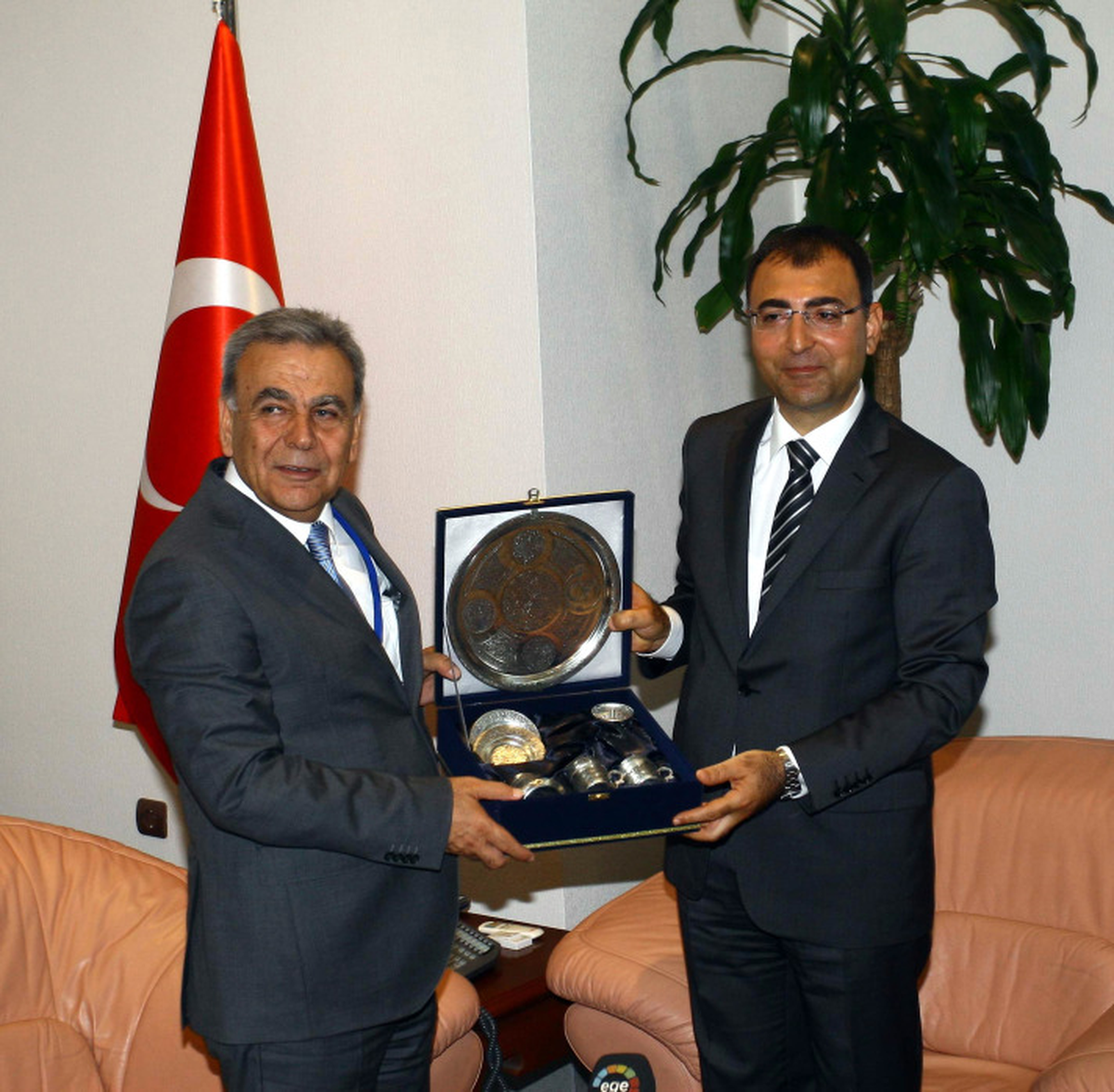 İzmir Valiliğine Atanan Vali Toprak Veda Mesajı
