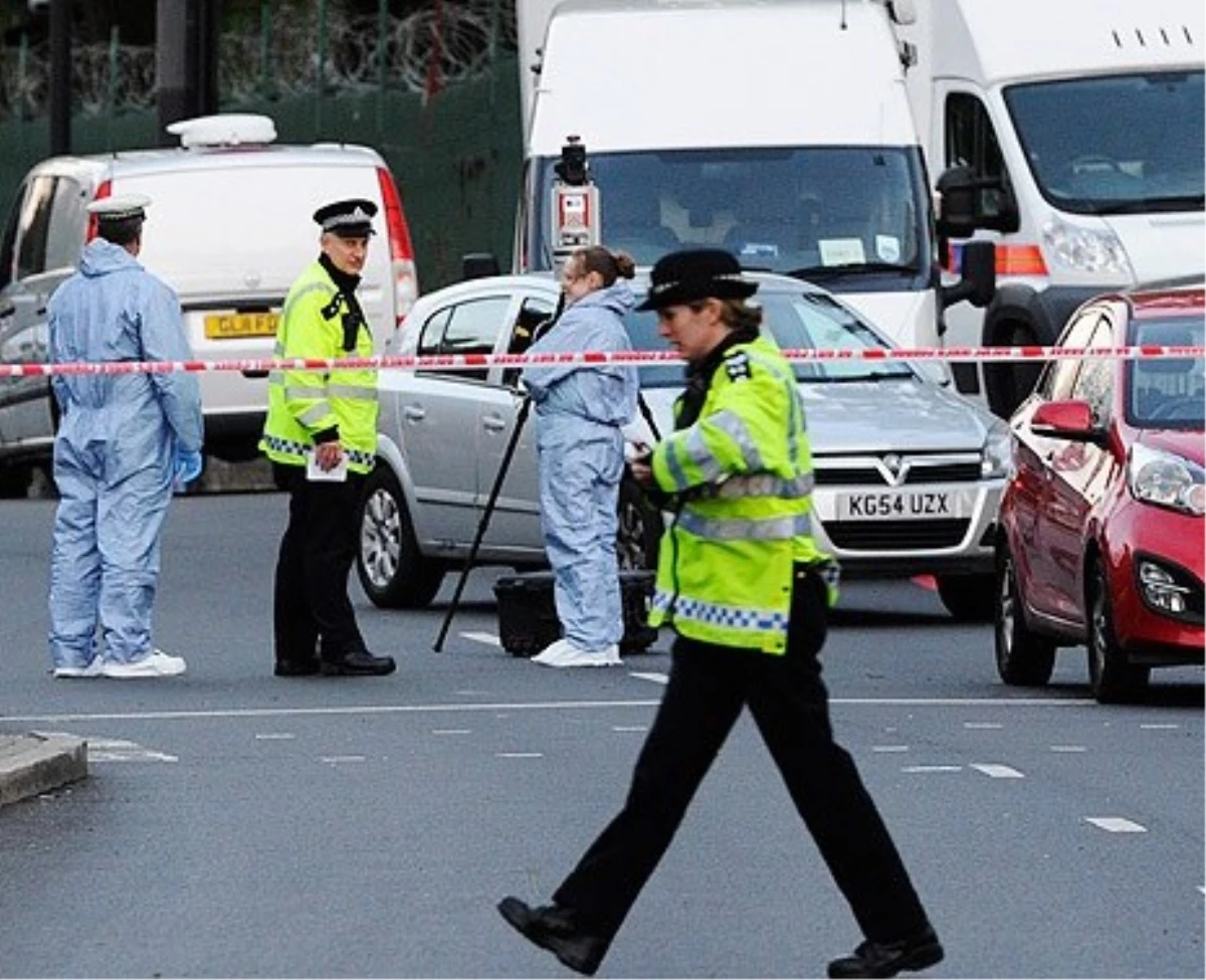 Londra\'daki Satırlı Saldırıya 2 Gözaltı Daha