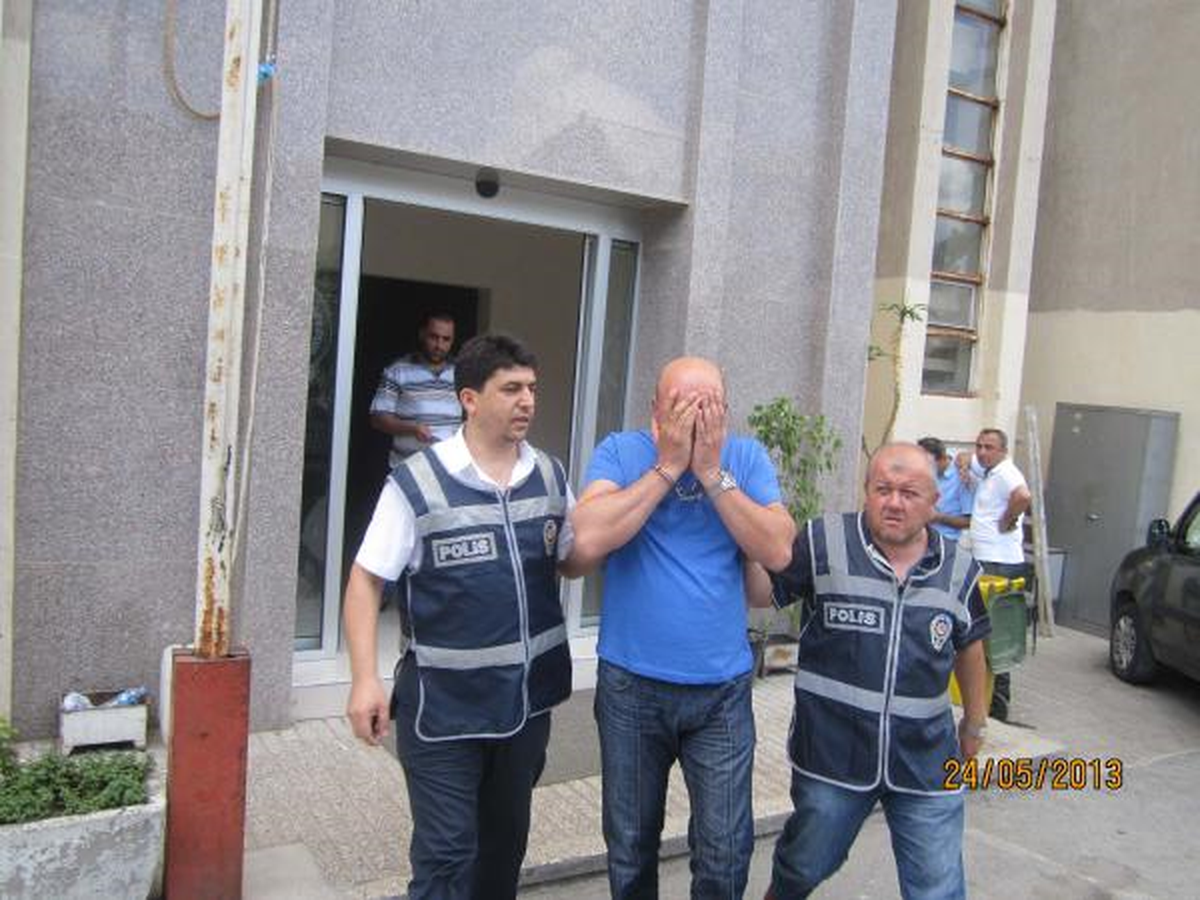 \'Oğlunun Arkadaşıyım\' Bahanesiyle Yaklaşıp Cüzdanını Kapkaç Yaptı