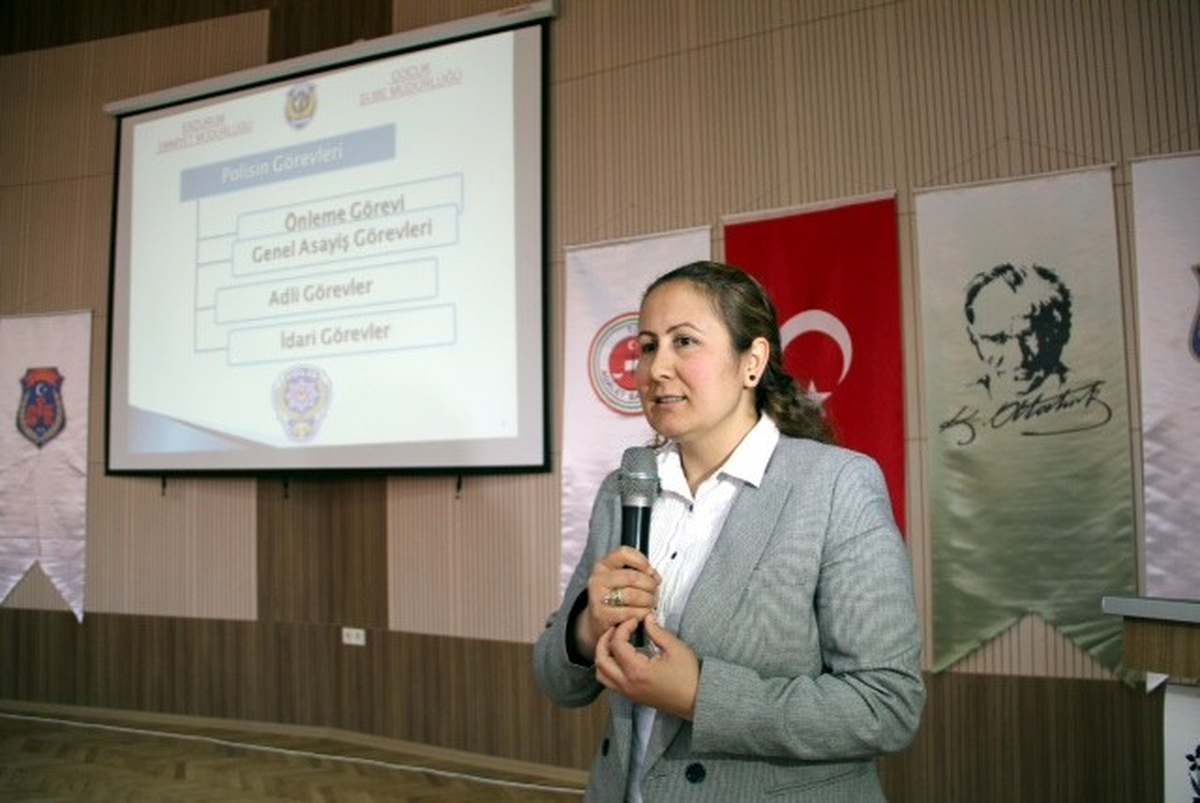 Öğrenciler Güvenli İnternet Konusunda Bilgilendirildi