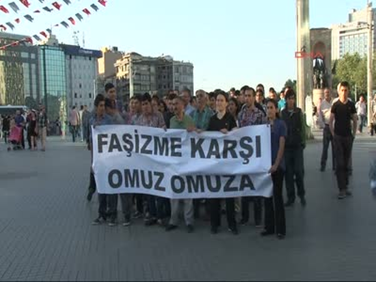 Önce Ayağa Sonra Yüzlerine Gaz Sıktılar