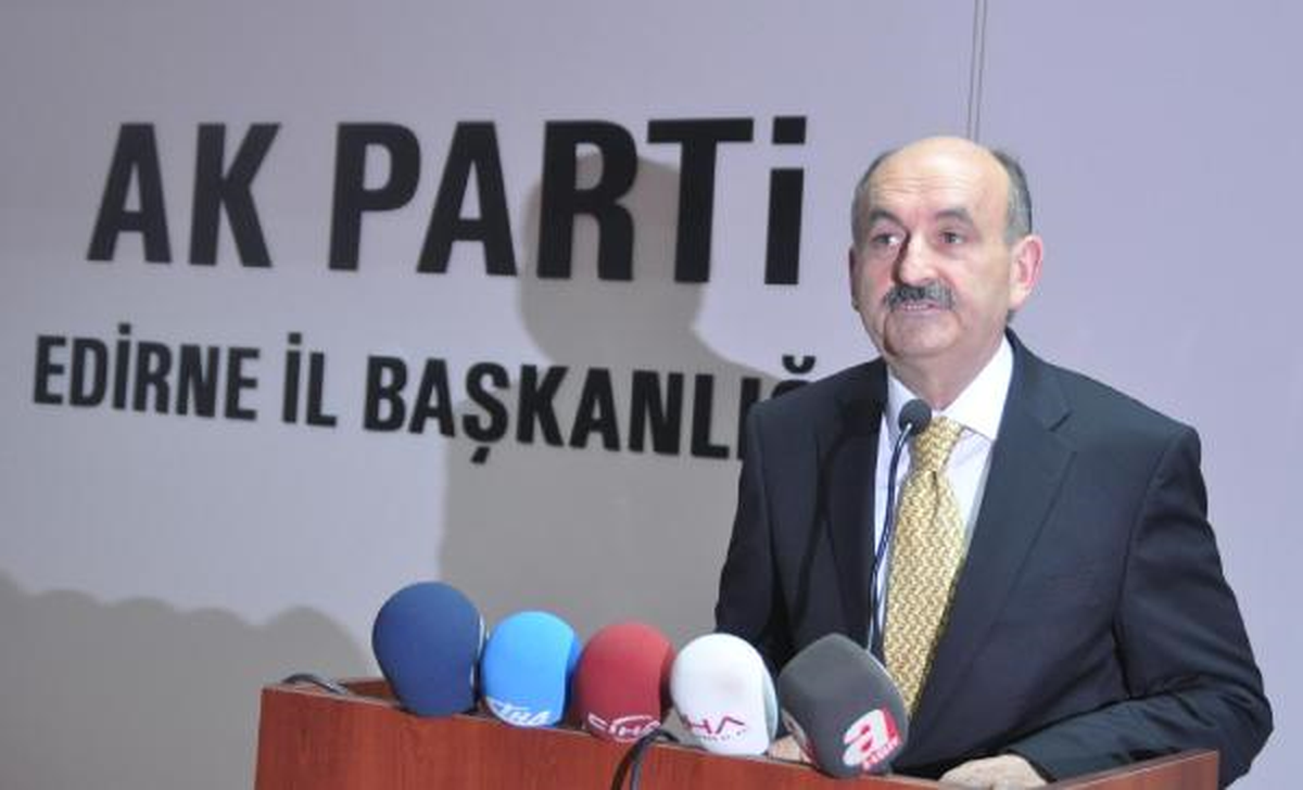 'Büfelerde Yasak, Meyhanelerde Serbest'