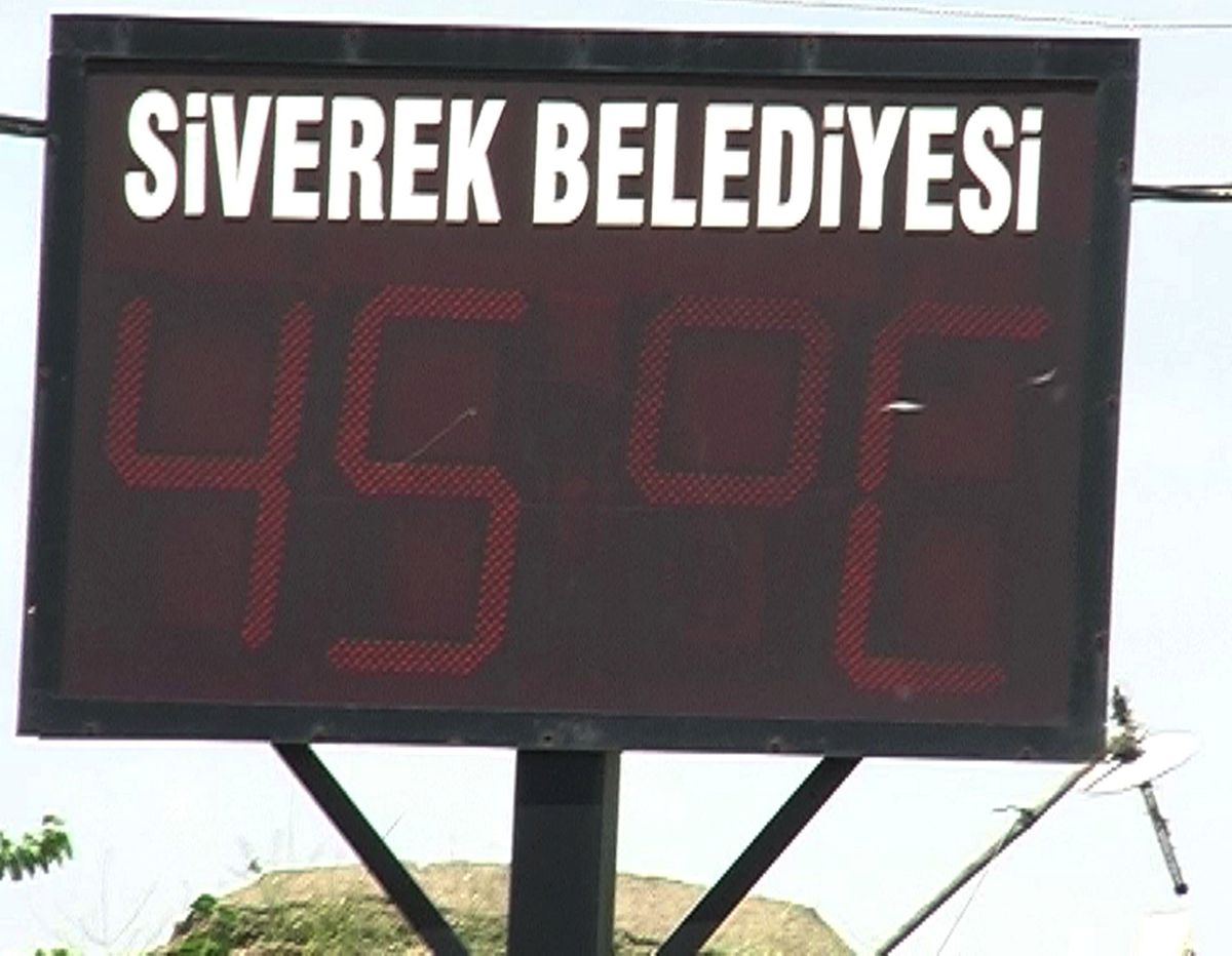 Şanlıurfa\'da Sıcaklık 45 Dereceyi Buldu