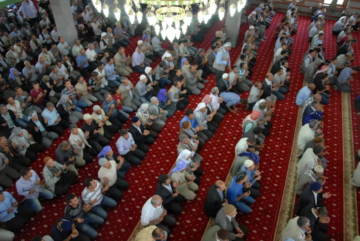 Siverek'in En Büyük Camisi Dualarla İbadete Açıldı