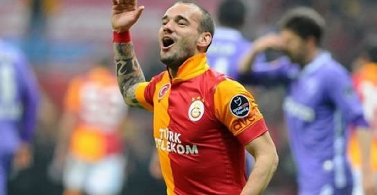 Sneijder Hollanda'yı Karıştırdı