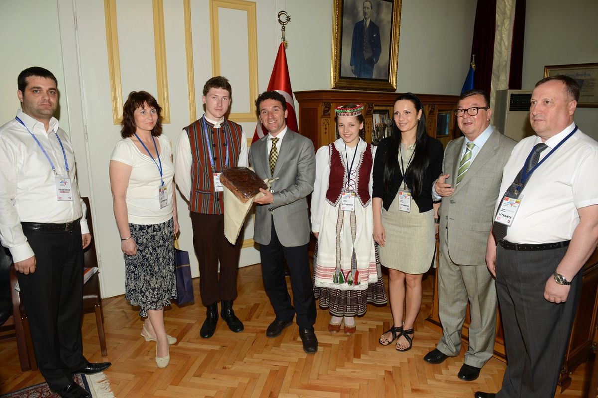 Yabancı Folklor Ekiplerinden Büyükşehire Ziyaret