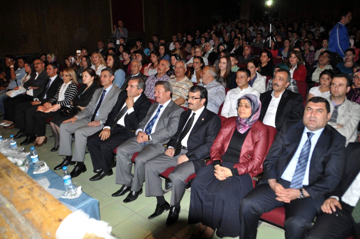 Yozgat'ta Öğretmenler Korosunun Konseri Büyük Beğeni Topladı
