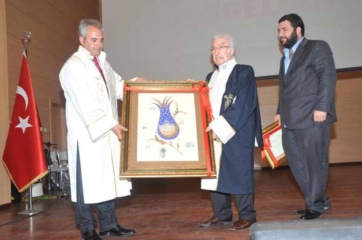 2\'inci Abdulhamid\'e Onursal Doktora Verildi
