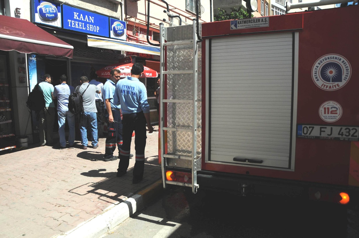 Alkol Yasağına Kızdı Dükkanını Yaktı