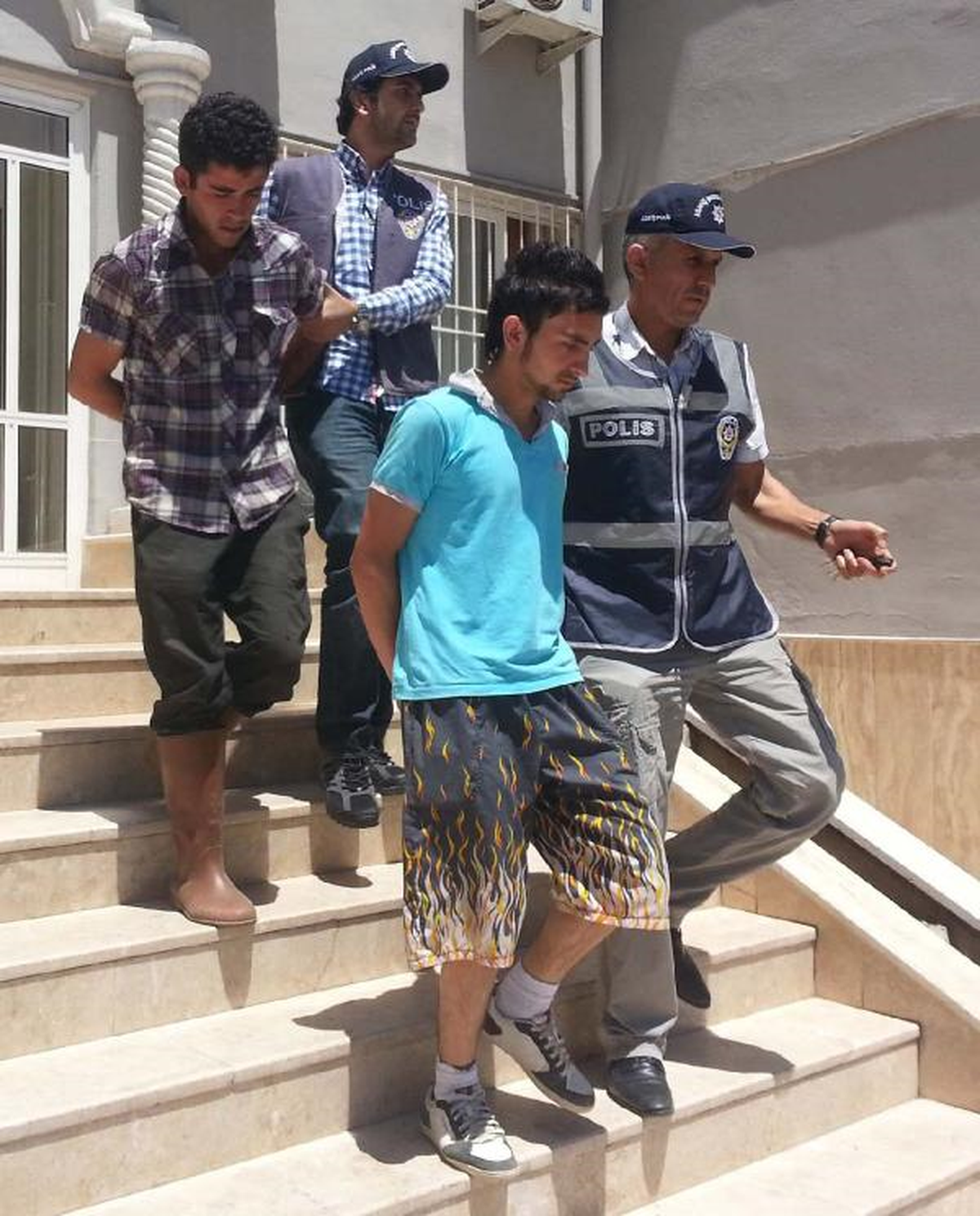 Ayrıldığı Kız Arkadaşının Evine Kar Maskeli Baskın