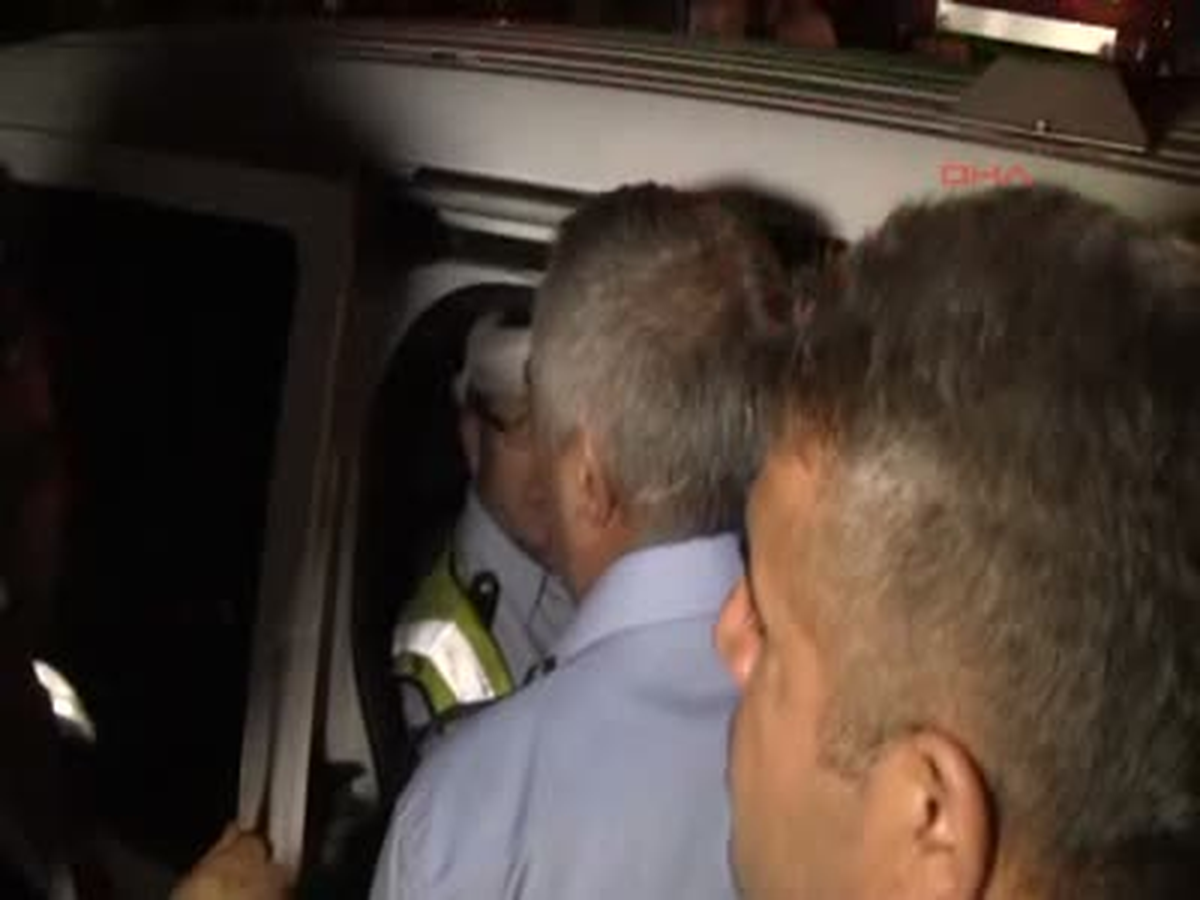 Bursa Alkollü Sürücünün Çarpıp Kaportada Sürüklediği Polis, Ateş Ederek Aracı Durdurdu Alkollü...