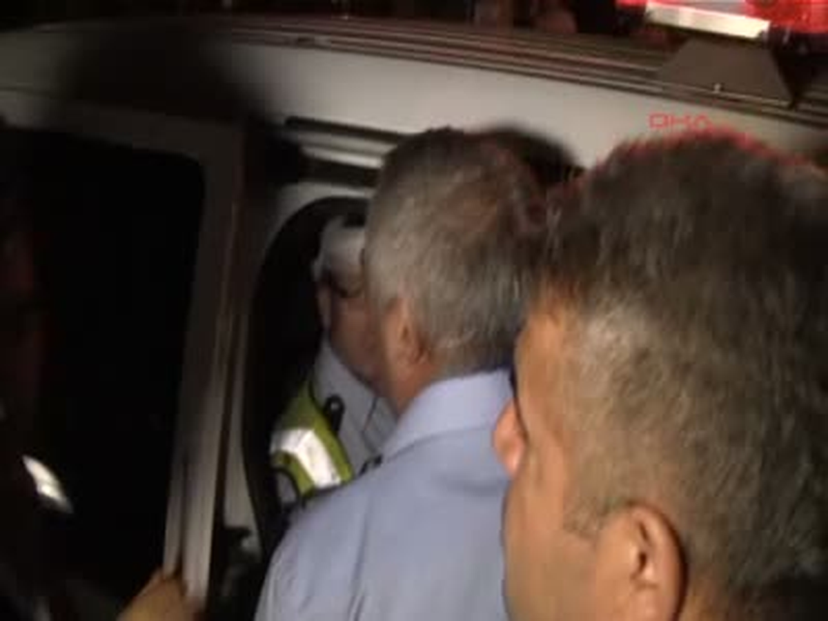 Trafik Uygulaması Yapan Polise Otomobil Çarptı
