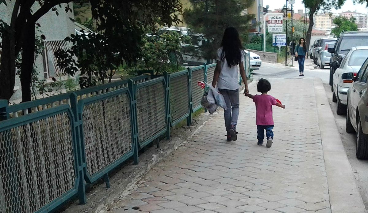 Çankaya\'da Düz Ayak Kaldırımlar Yaygınlaşıyor