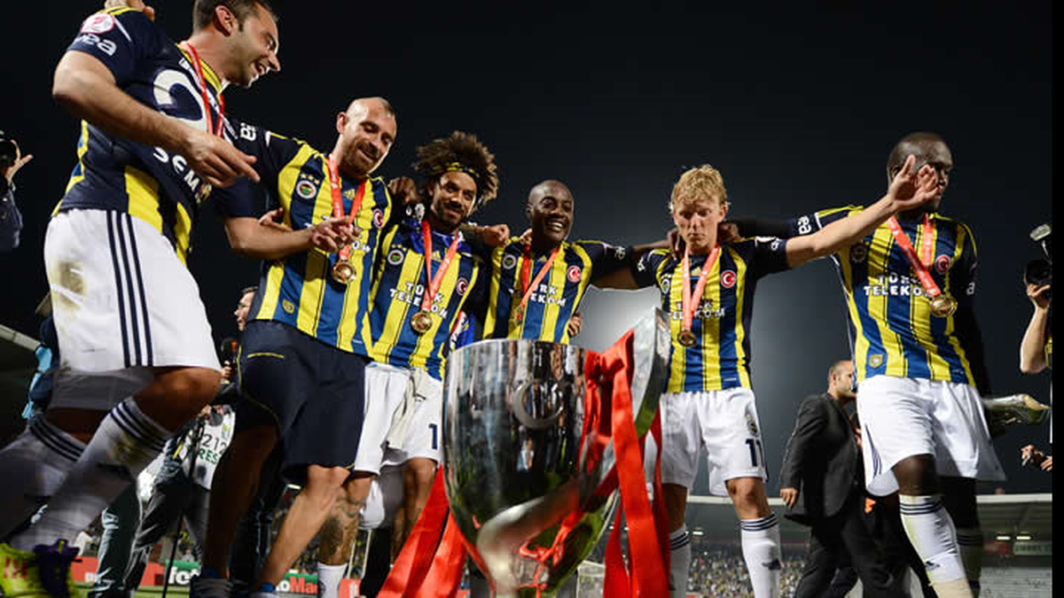 Cimbom'dan Fener'e Yılın Şakası!