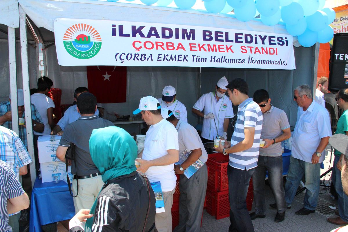 İlkadım, Çorba-Ekmek Dağıttı