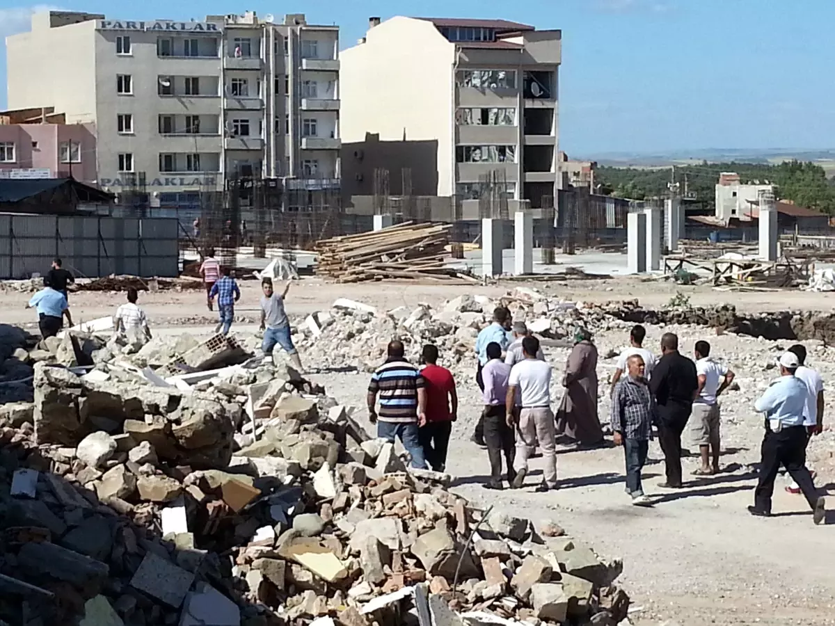 Keşan\'da İnşaat İşçileri ile Esnaf Arasında Gerginlik