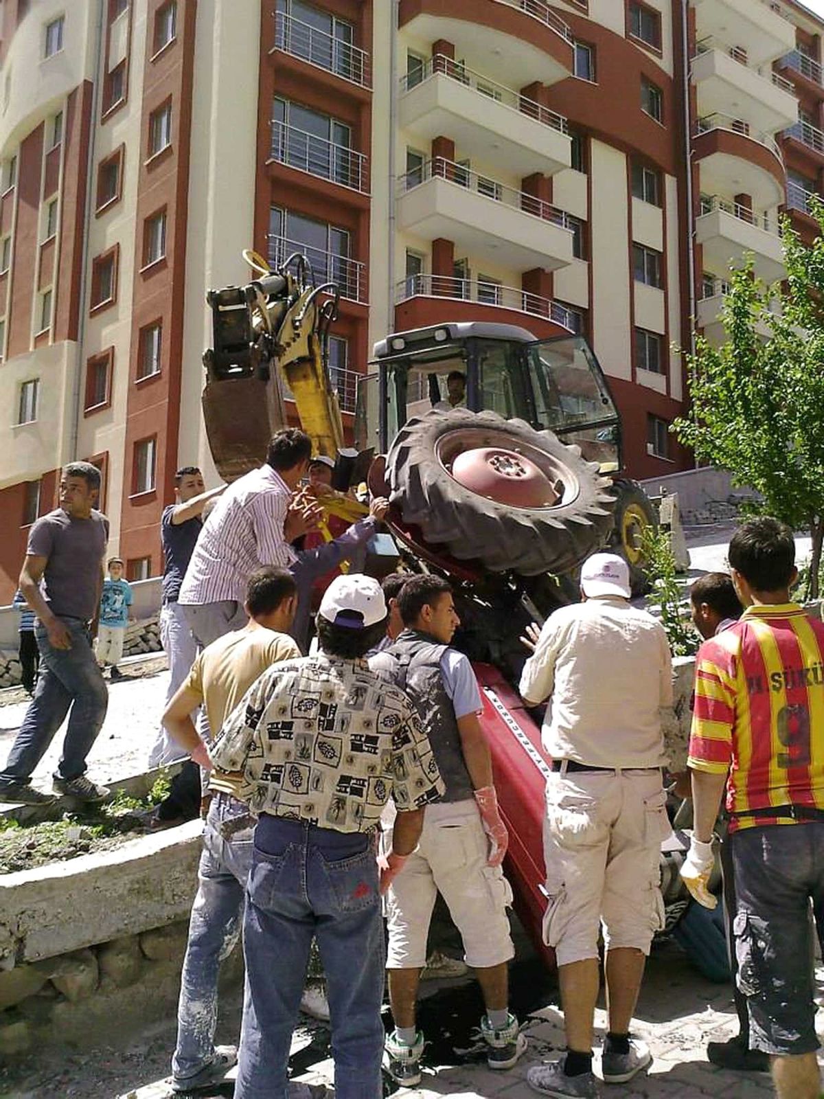 Kızılcahamam\'da Traktör Kazası: 1 Yaralı