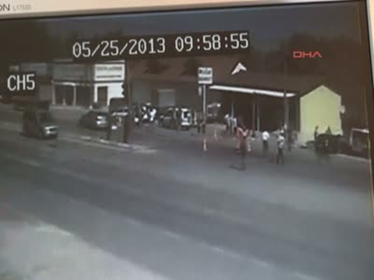 Dili Boğazına Kaçan Kadını Kurtardı