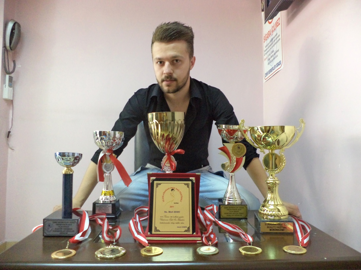 Kuaför Kuzu Kupaya Doymuyor