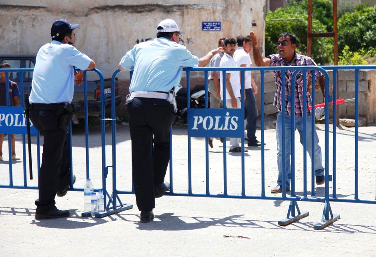Reyhanlı\'da Polis-Vatandaş Gerginliği