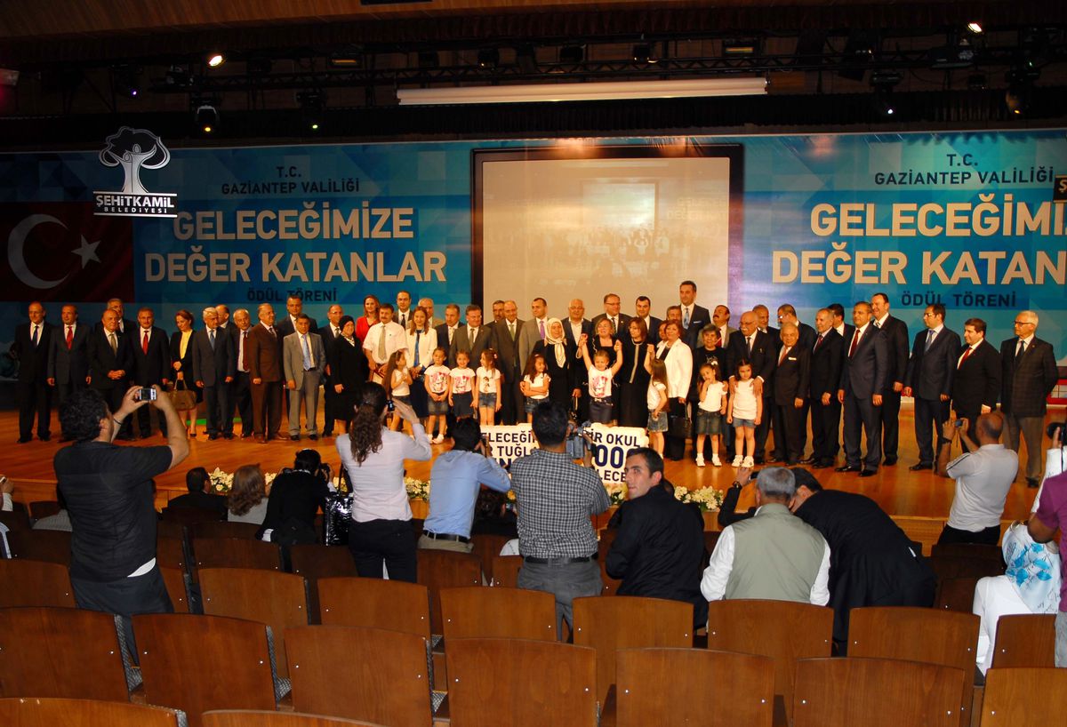 Sanko'nun Eğitime Katkısı Takdir Beratıyla Ödüllendirildi