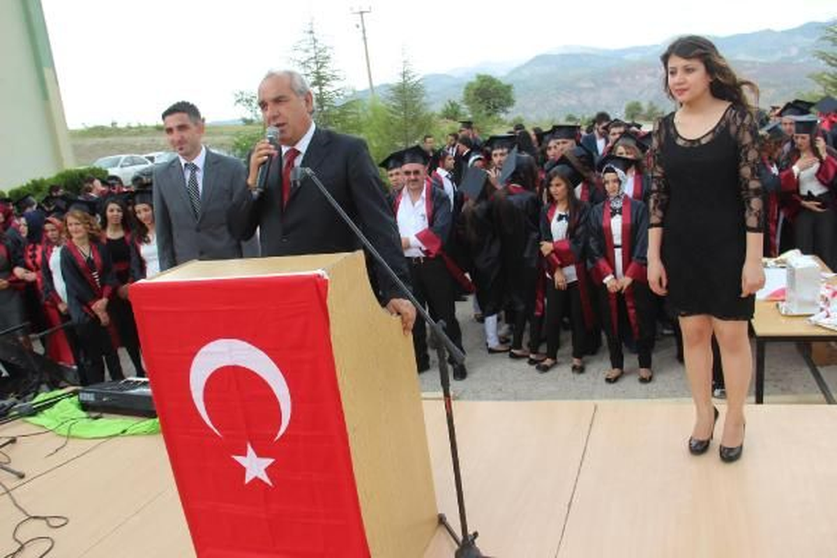 Sivas Suşehri MYO\'da Mezuniyet Töreni