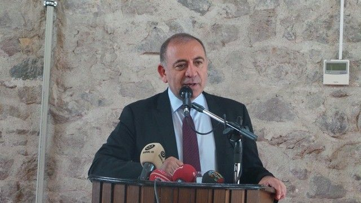 Tekin: 'Tarihi Yarımada'da Siluetin Bozulduğunu Biz Duyurduk'