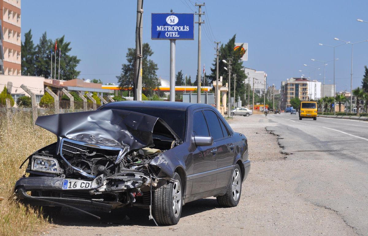 Torbalı\'da Trafik Kazası: 3 Yaralı