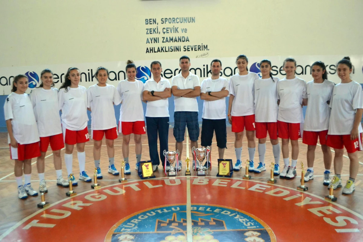 Turgutlu Belediyespor Baş Antrenörü Yerlikaya: "Harika Bir Sezon Geçirdik"