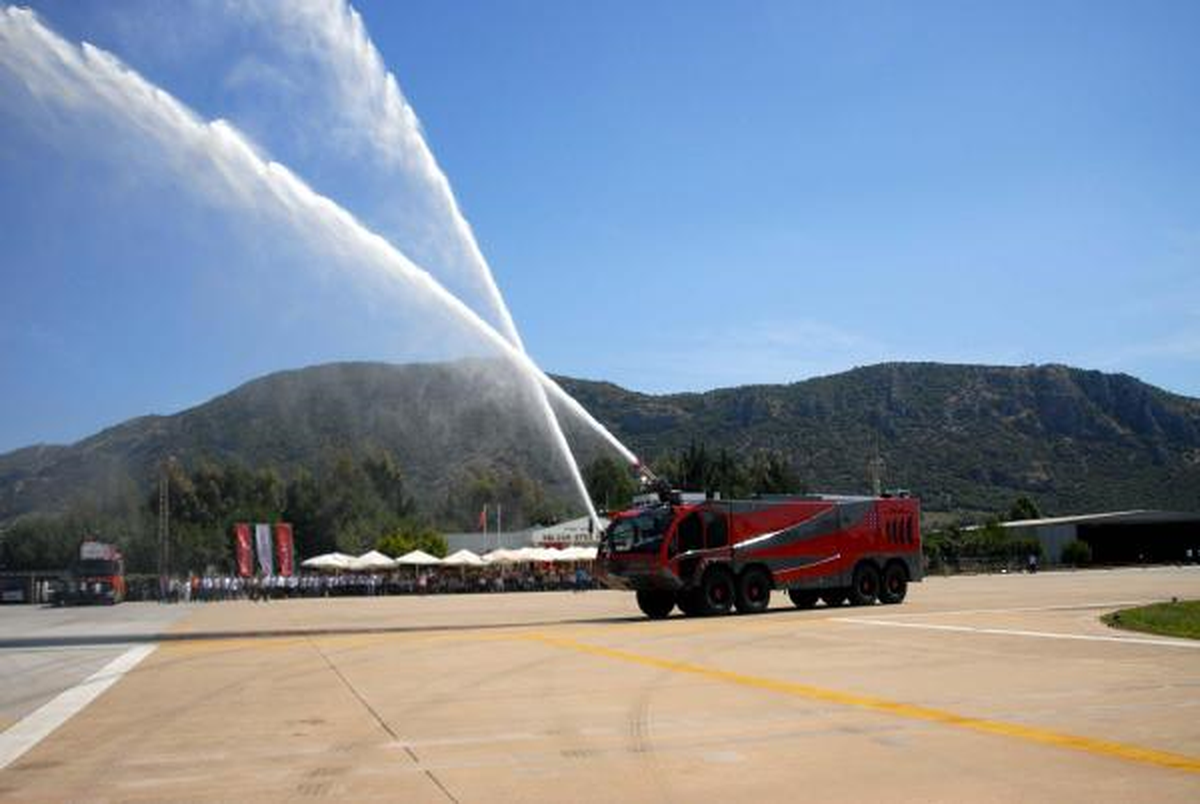 Türk Mühendislerce Tasarlanan Uçak Yangını Söndürme Aracı Tanıtıldı