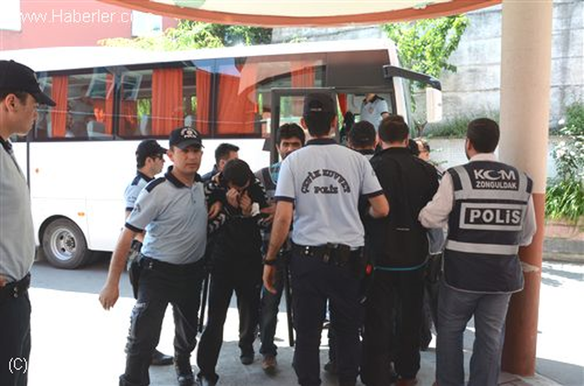 Uyuşturucu Operasyonunda 21 Tutuklama