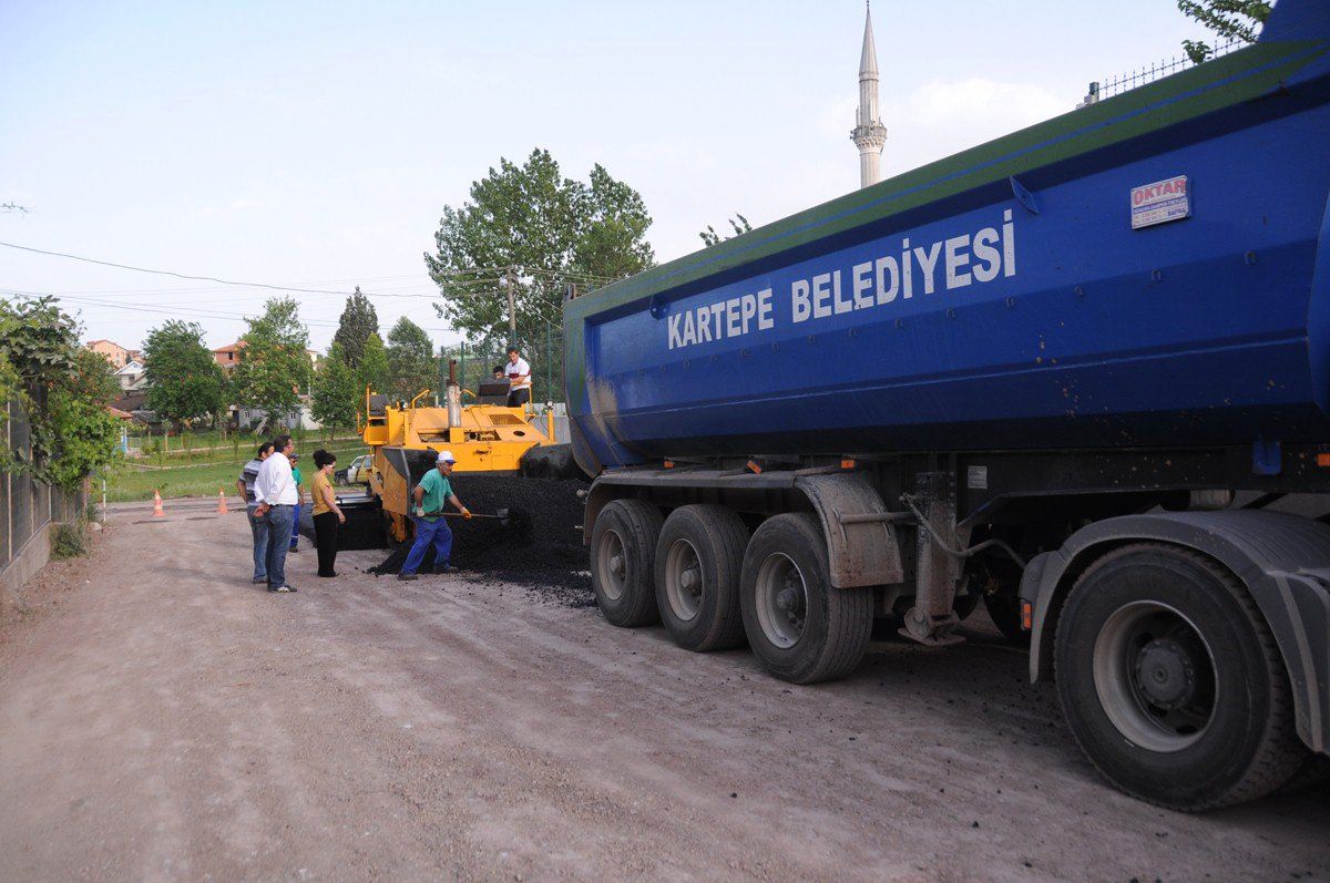 Uzuntarla\'da Asfalt Çalışması