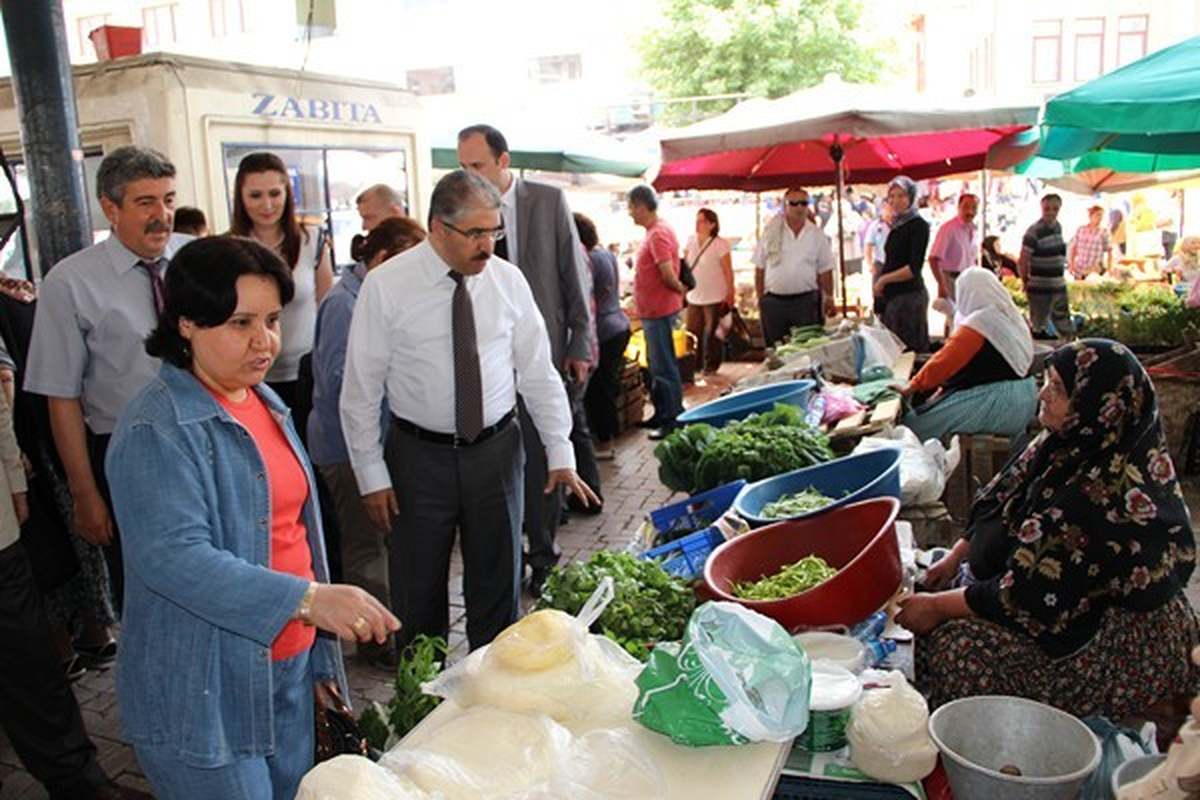 Vali Çınar\'dan Kadınlar Pazarına Ziyaret
