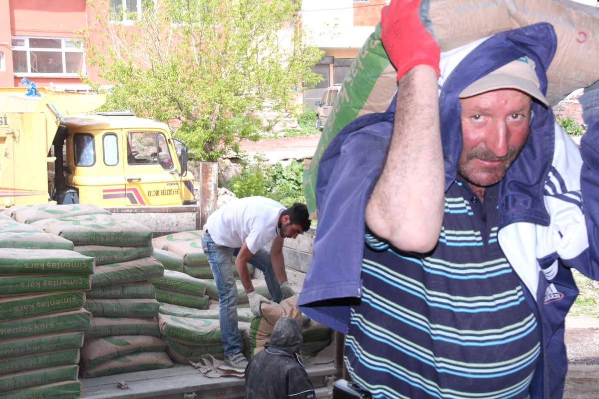 Bir Destekte Beden İşçilerinden