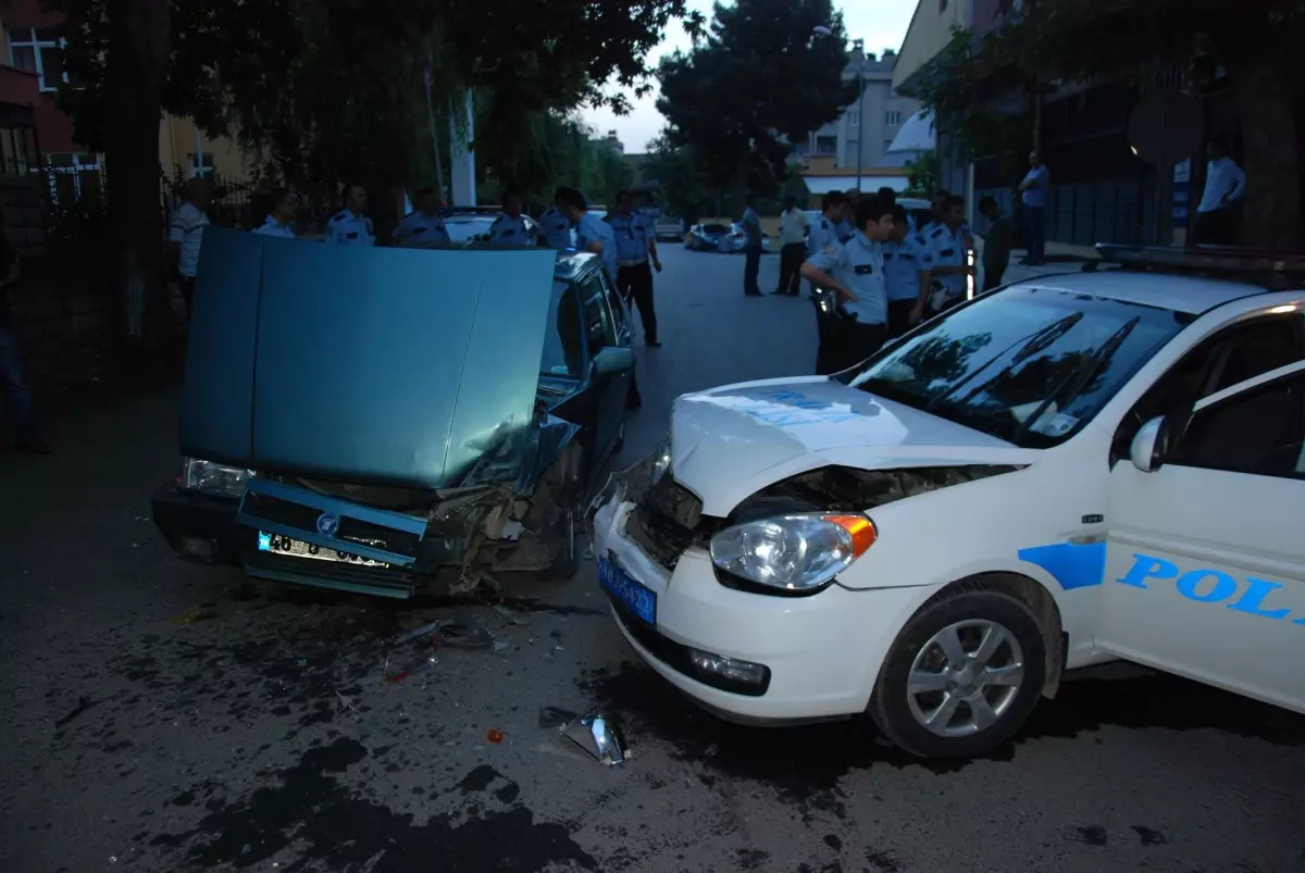 Ekip Otosu Kaza Yaptı: 3 Yaralı