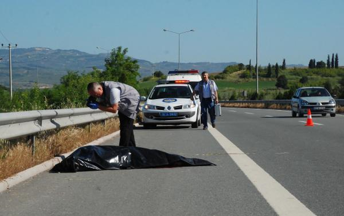 Misket Havası Oynarken Araçtan Düştü