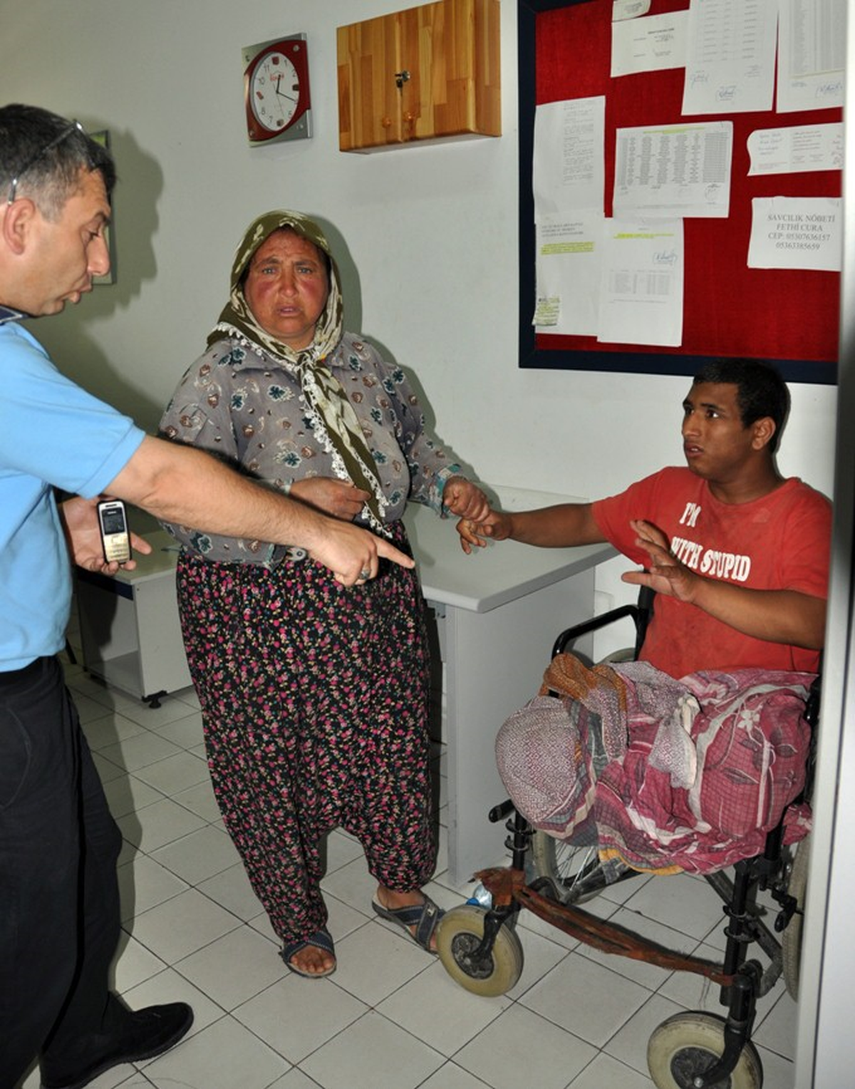 Tekerlekli Sandalyeli Dilenci Zabıta Görünce Koştu