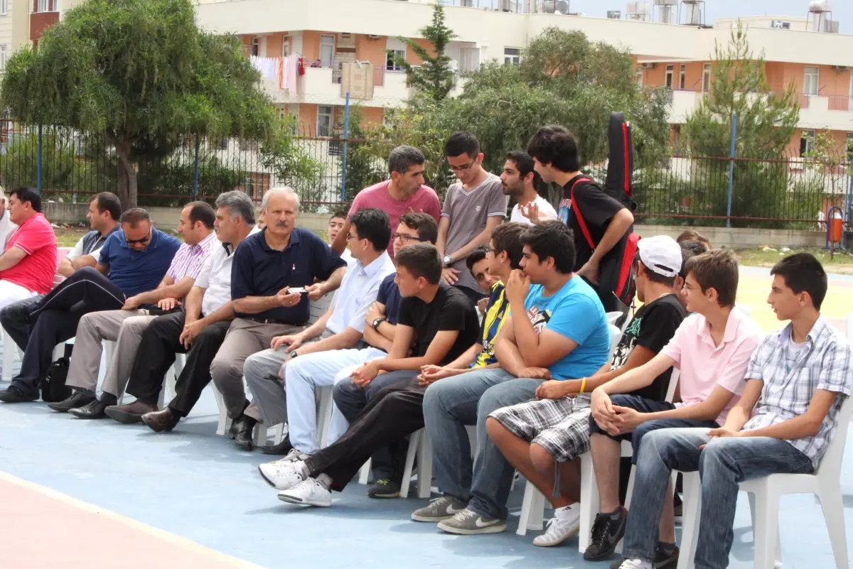 Anadolu Lisesi\'nde Bahar Şenliği Düzenlendi